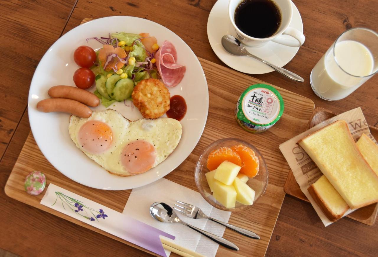 Hotel Hanafuji Inn Nakafurano Eksteriør bilde