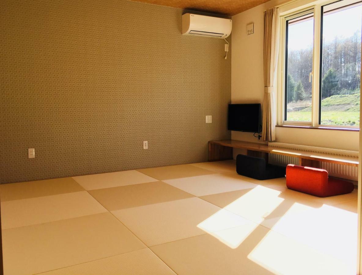 Hotel Hanafuji Inn Nakafurano Eksteriør bilde