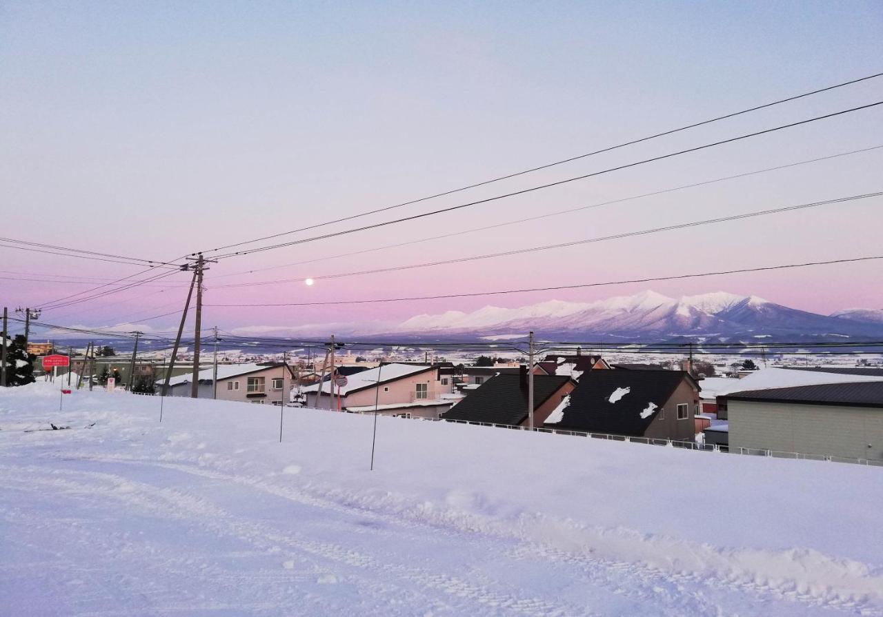 Hotel Hanafuji Inn Nakafurano Eksteriør bilde